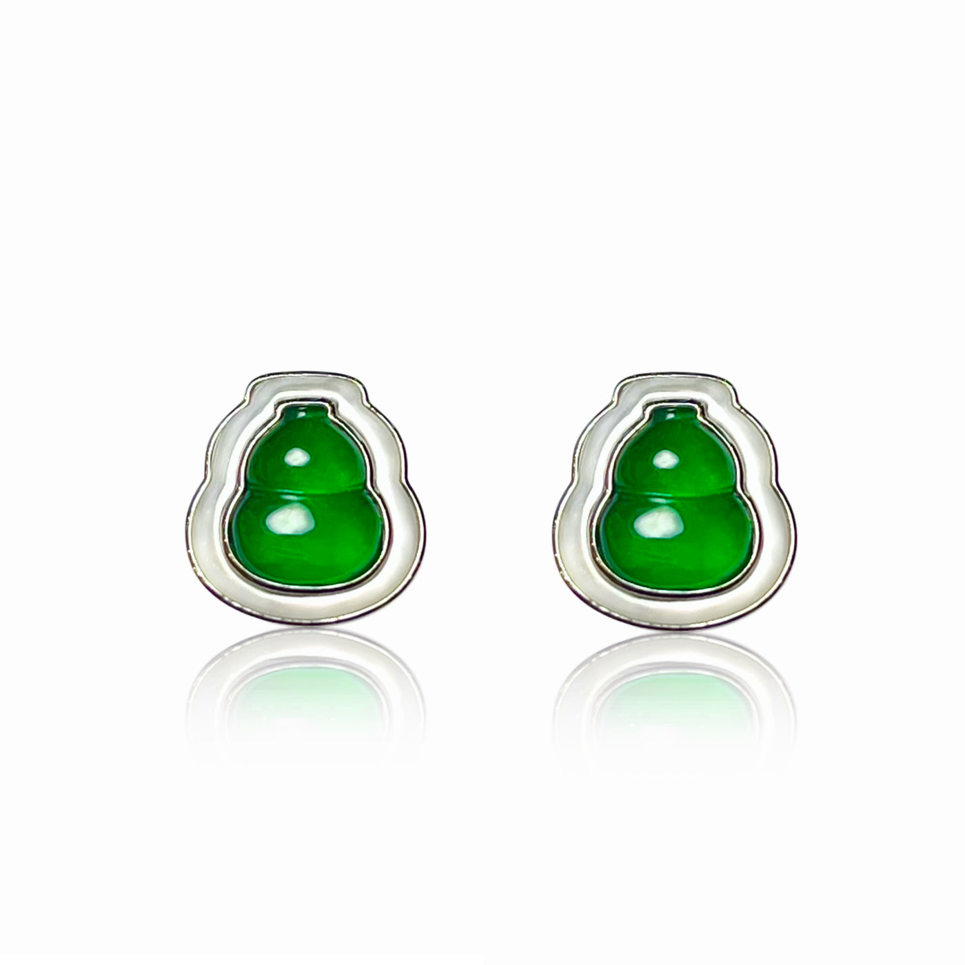 JADEITE HULU EARRINGS IN 18K WHITE GOLD AND MOTHER OF PEARL