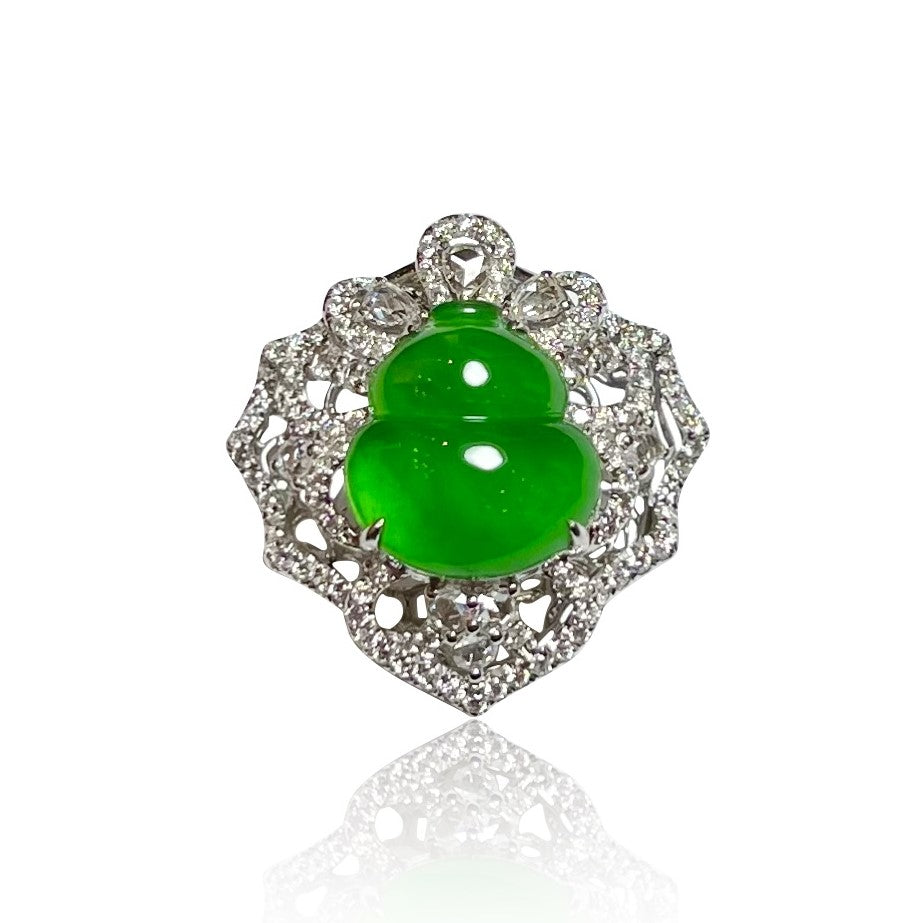 HULU JADEITE BROOCH IN 18K WHITE GOLD WITH DIAMOND AND ROSE RED DIAMOND