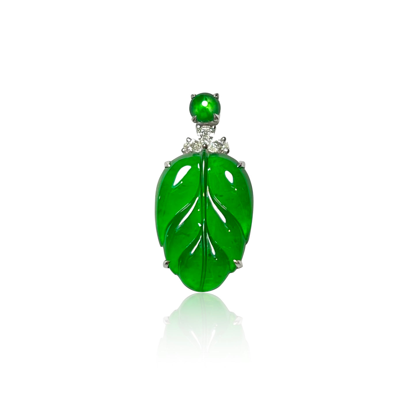 Jadeite Leaf pendant in 18K white gold and diamonds