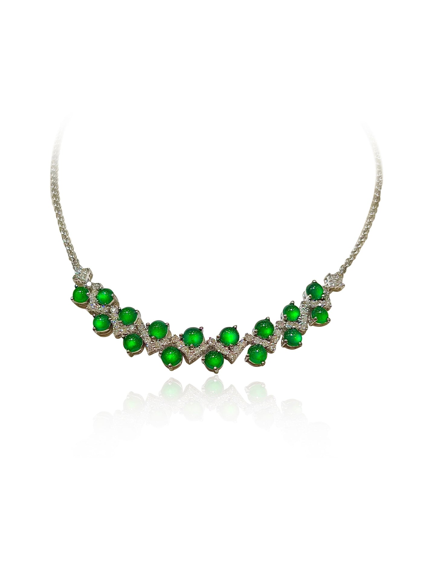 Smiley Jadeite necklace in 18k white gold and diamonds