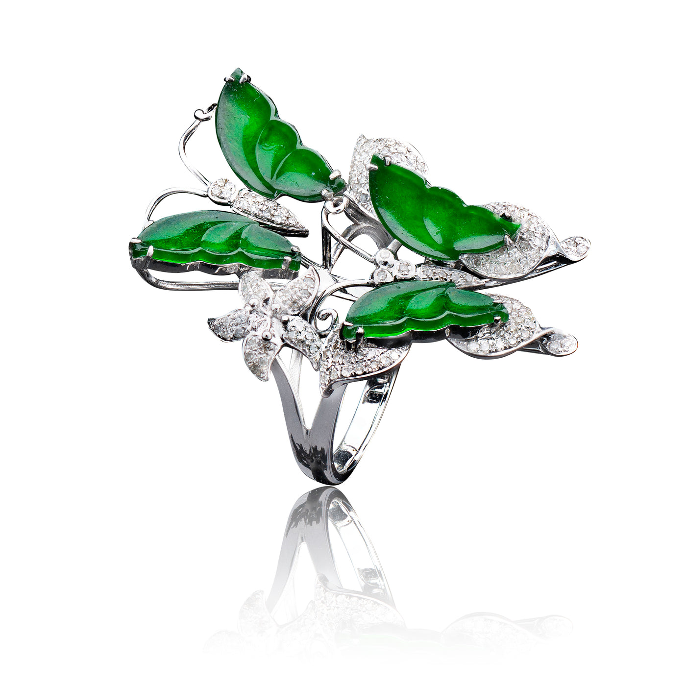 Butterfly jadeite ring in 18k white gold with diamond