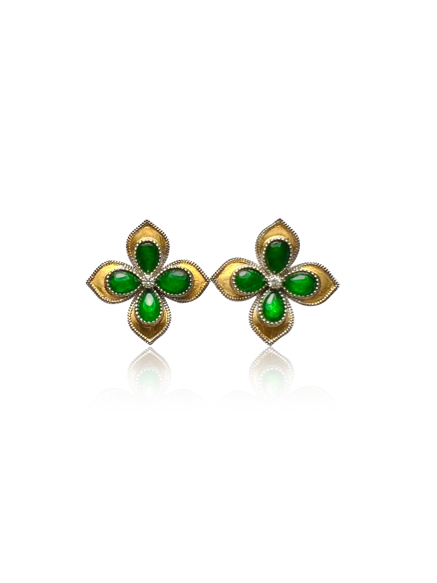 Jadeite Clovers Earrings in 18K Yellow Gold and Diamonds