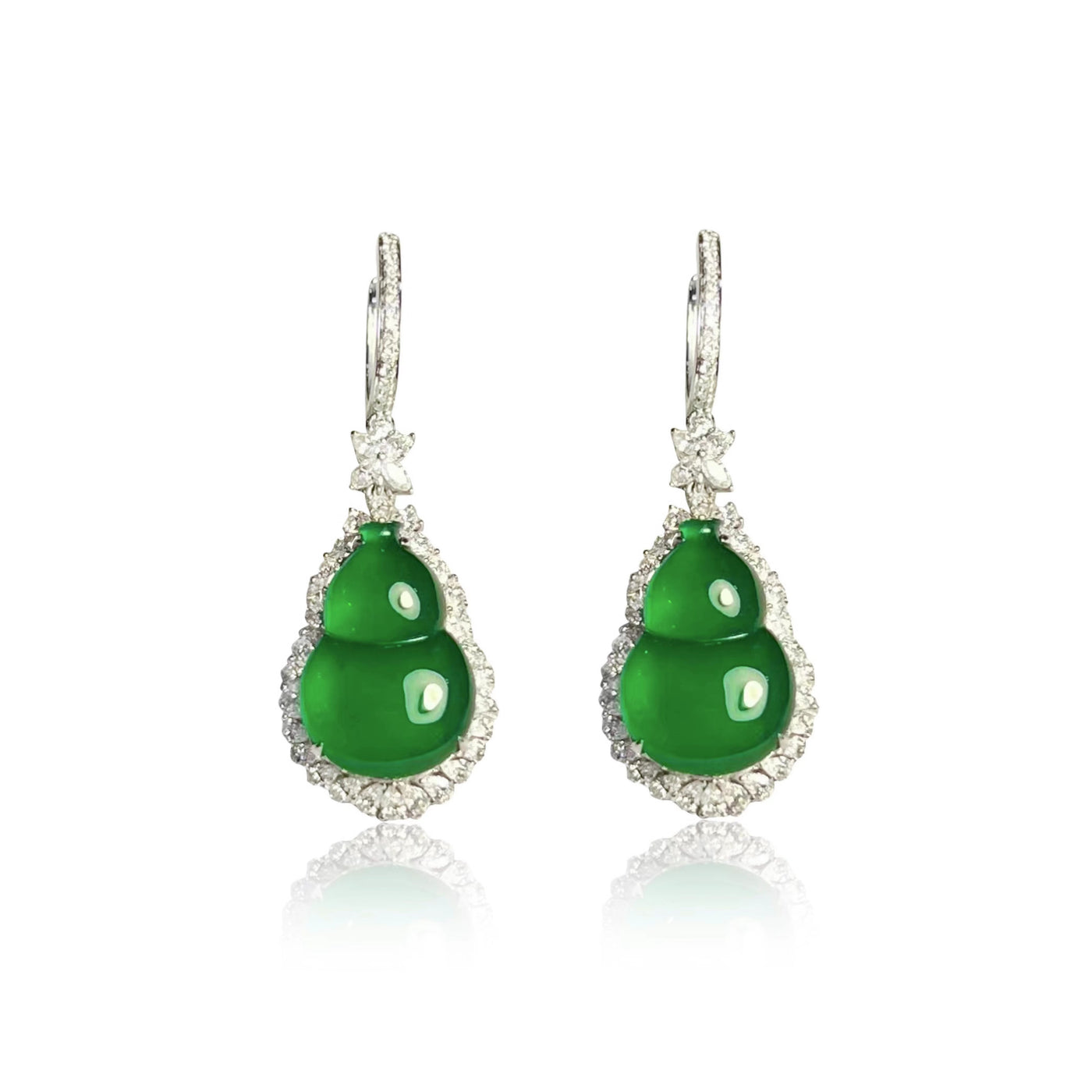 Jadeite hulu Earrings in 18K White Gold and Diamonds