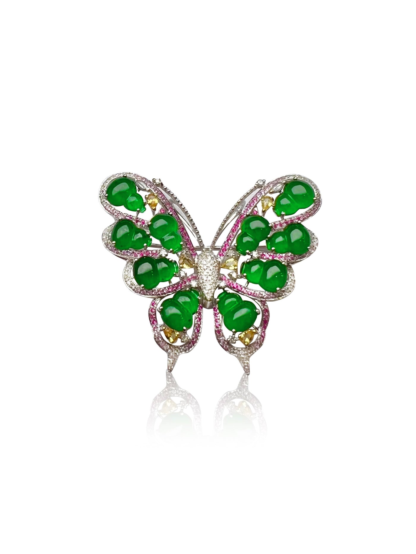 Hulu with butterfly jadeite brooch in 18K white gold with diamonds